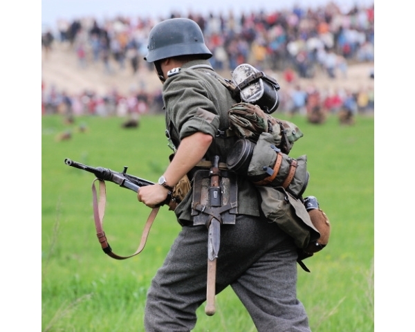 WWII Reproduction & Reenactment Gear & Weapons